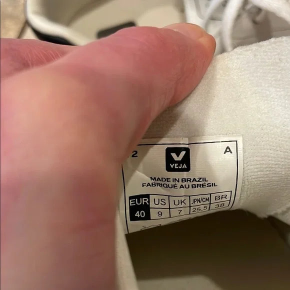 Veja Esplar Leather Low-Top Sneakers - Picture 4 of 7